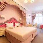 Aparthotel Sleepwalker Boutique 4*