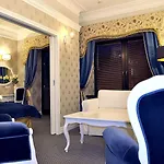 Sleepwalker Boutique 4*