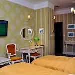Sleepwalker Boutique Aparthotel 4*