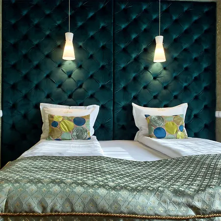 Sleepwalker Boutique 4*