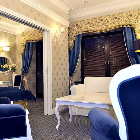 Sleepwalker Boutique 4*