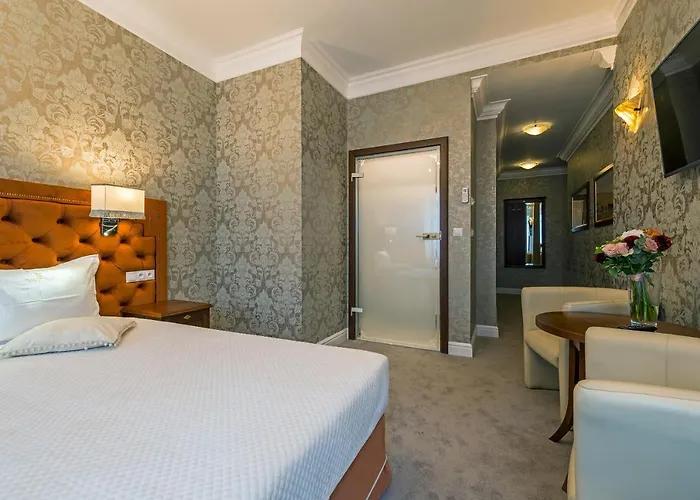 Sleepwalker Boutique Aparthotel 4*
